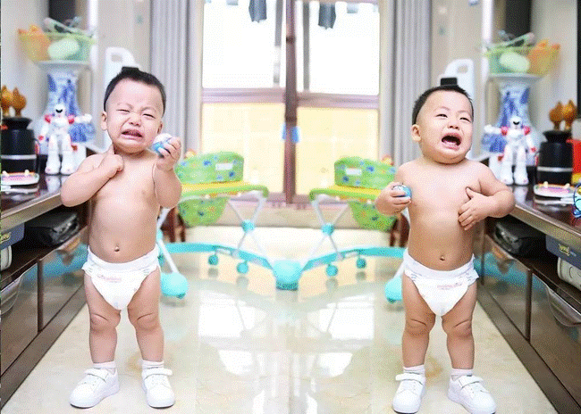 Đứa trẻ 1 tuổi có thông minh hay không, chỉ cần nhìn vào 3 điểm này sẽ rõ-1