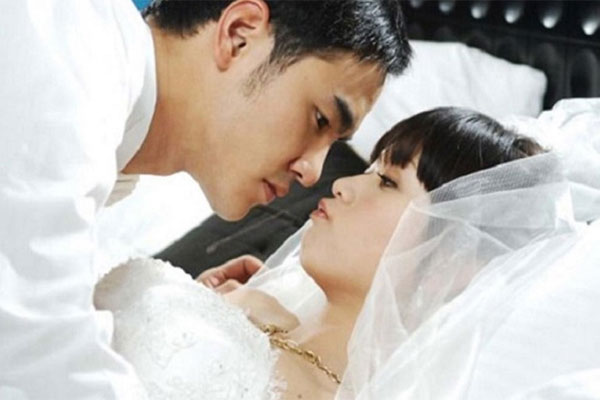 Không muốn lấy chồng nhưng anh thề thốt khiến tôi xiêu lòng và chết lặng trong đêm động phòng-2