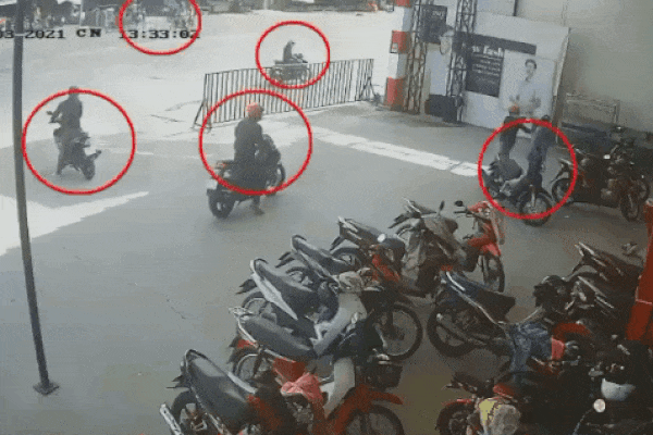 Clip khó tin: 6 đối tượng dàn 