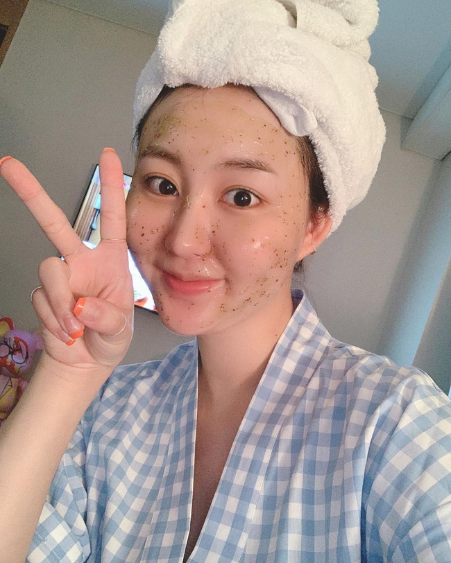 Bác sĩ chỉ điểm 4 lỗi tẩy da chết nguy hiểm nhất vì khiến da đã xấu đi còn lão hóa thần tốc-1