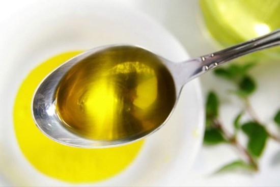 Mẹo nhận biết dầu ăn thật hay giả chỉ bằng mắt thường