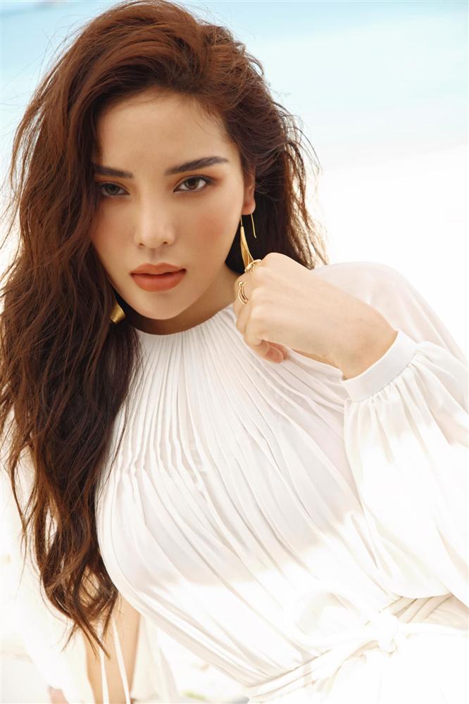 Nhìn lại thập kỷ nhan sắc Việt (2010 - 2020): Phạm Hương sang Mỹ làm vợ đại gia, Kỳ Duyên thôi nổi loạn, rũ bỏ mác hoa hậu thị phi-9