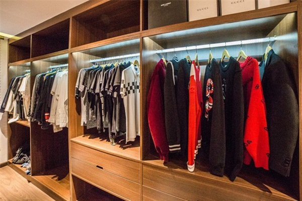 Cơ ngơi của Vũ Khắc Tiệp: Căn hộ 10 tỷ ở quận 2 ngập đồ hiệu, mua thêm biệt thự 25 tỷ để làm hàng xóm Ngọc Trinh-3