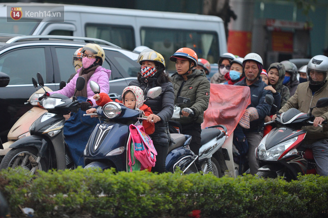 Cảnh trái ngược giữa 2 làn đường Lê Văn Lương: Một bên trống trải, một bên ùn tắc dài cả cây số-6