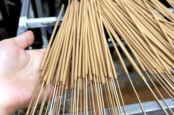 Một lần ngột thở hương trầm hoá chất, nhà giàu bỏ chục triệu mua hương trầm sạch-1