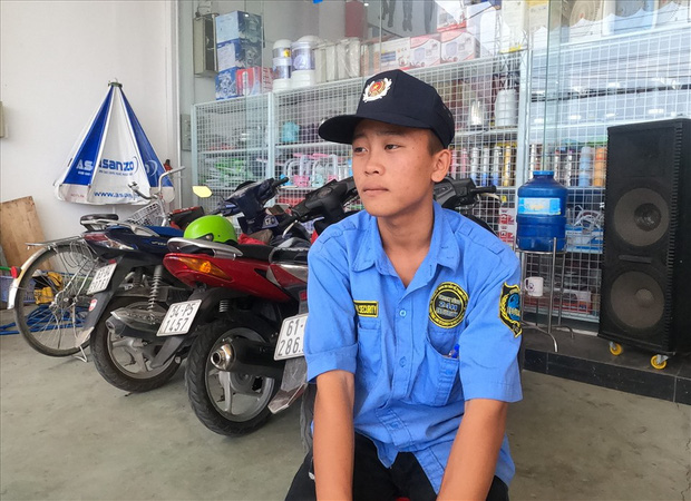 Bị 6 đối tượng dàn ma trận cuỗm 2 xe máy, nam bảo vệ buồn rầu: Gần Tết rồi, thực sự em không biết lấy đâu tiền để đền bù-2