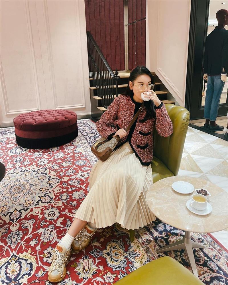 Học cách sao Việt diện áo khoác vải tweed để vừa hack dáng đỉnh cao mà điểm sang chảnh cũng tăng vù vù-2