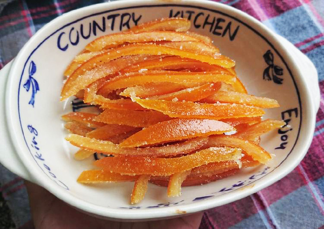 Ăn cam bỏ vỏ chẳng khác nào vứt tiền qua cửa sổ vài thao tác chế biến, chị em sẽ có ngay loại gia vị tuyệt đỉnh để pha trà-7