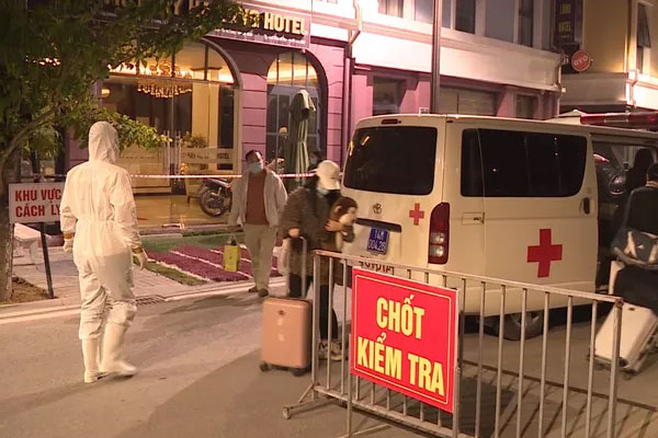 Hà Nội lại ô nhiễm không khí ở ngưỡng ảnh hưởng nghiêm trọng đến sức khỏe: Để bảo vệ bản thân, cần làm ngay những điều này-5