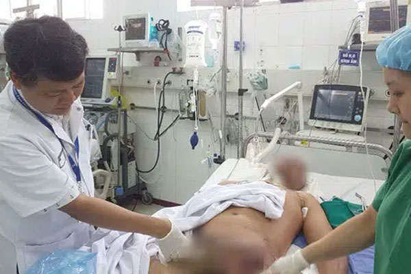 Của quý bị hoại tử do mắc bệnh nhiễm trùng hiếm gặp-1