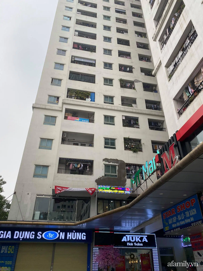 Hà Nội: Người đàn ông rơi từ tầng 15 chung cư HH Linh Đàm xuống đất tử vong, người thân khóc ngất bên thi thể-3