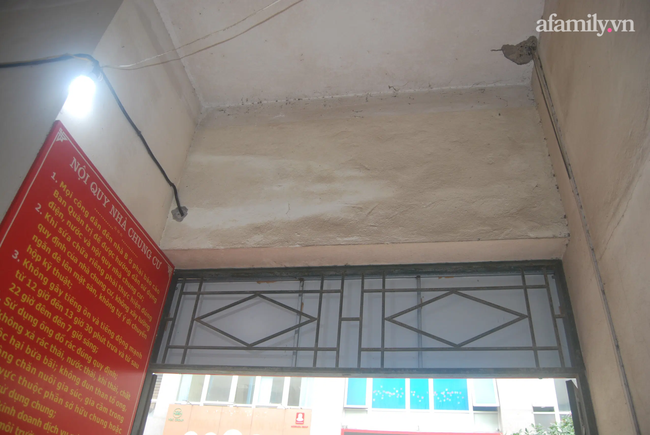 Mục sở thị khu chung cư biết tự đẻ thêm căn hộ ở Hà Nội: Nhếch nhác vì xuống cấp trầm trọng, 5 năm đi kiện chủ đầu tư vẫn phớt lờ-7