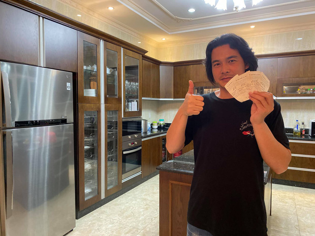 Biệt thự trắng của Phượng Chanel: Bên ngoài bề thế, bên trong tàm tạm, nhìn chênh lệch đôi chút-11