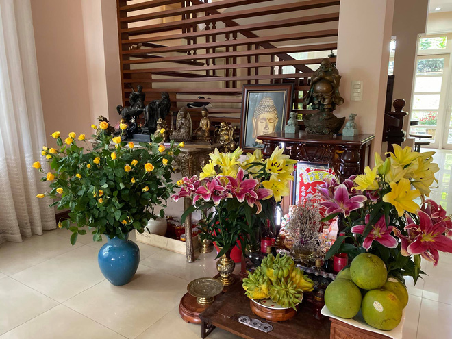 Biệt thự trắng của Phượng Chanel: Bên ngoài bề thế, bên trong tàm tạm, nhìn chênh lệch đôi chút-15