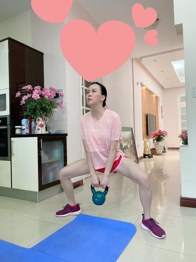 Biệt thự trắng của Phượng Chanel: Bên ngoài bề thế, bên trong tàm tạm, nhìn chênh lệch đôi chút-17