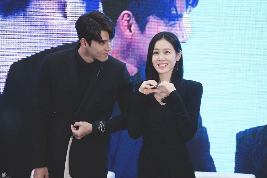 Hyun Bin bộc bạch: Từ lần gặp đầu tiên đã bị sự tinh tế của cô ấy chinh phục, phụ nữ 30+ có thể học ngay 5 cách diện đồ đầy í nhị này từ Son Ye Jin-1