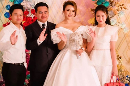 Phan Thành - Primmy Trương rủ nhau đi ăn cưới, dân tình kiên trì muốn biết: Bao giờ tới lượt anh chị?