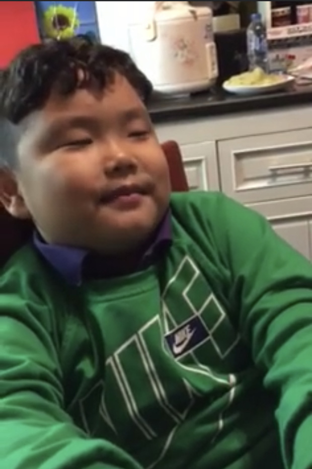 Thần đồng Toán học Bi Béo tính nhẩm khiến dân tình cười lăn: 1 tỷ + 2 triệu = 399-1