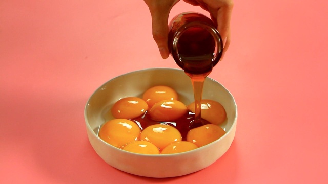 Ngâm trứng kiểu này mới là chân ái: Chị em ăn vào vừa trẻ vừa đẹp, đảm bảo một người khỏe, hai người vui!-3