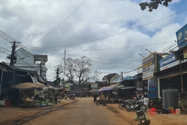 Xã giàu nhất nước, dân làng sắm 300 ô tô chạy chật đường, giờ hoang tàn ảm đạm-4