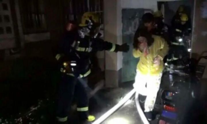 Cậu bé 9 tuổi dốt nhất lớp” nhanh trí cứu toàn bộ tòa nhà khỏi đám cháy: Học kém ở trường không tương đương với thất bại trong cuộc sống-2