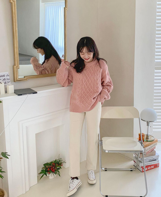 Item được cưng” nhất mùa đông chính là áo len vặn thừng, con gái mix kiểu gì cũng xinh hết chỗ chê-9