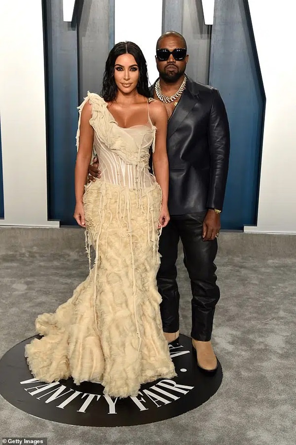 Rộ tin Kim siêu vòng 3 ly hôn chồng rapper Kanye West-1