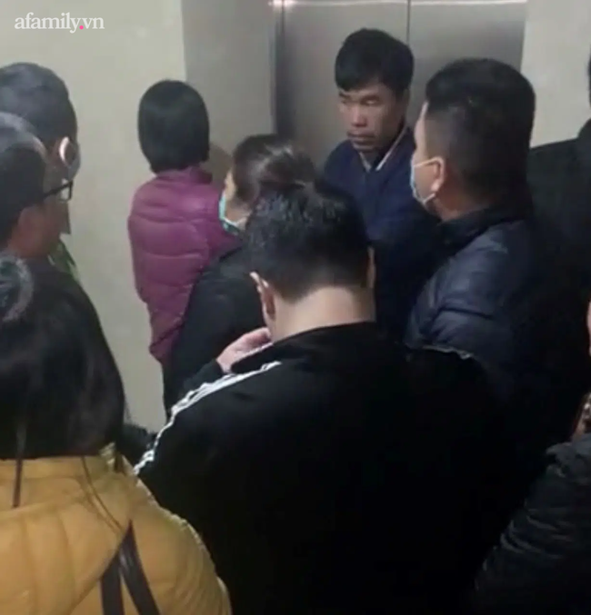Diễn biến nóng tại chung cư 129D Trương Định: Sau ổ khóa đổ keo, xuất hiện nhóm côn đồ làm loạn, đe dọa cư dân lúc nửa đêm-2