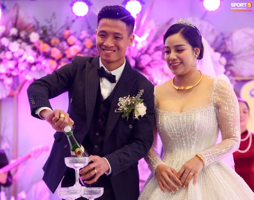 Hình ảnh đầu tiên của đám cưới Tiến Dũng và Khánh Linh ở Bắc Ninh: Toàn bộ trang trí bằng hoa hồng bạch-2
