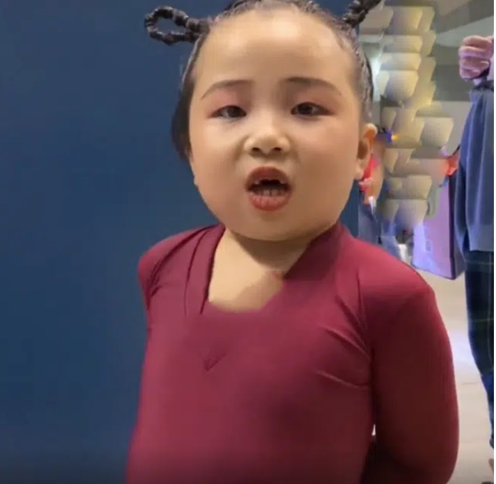 Tìm ra danh tính của bé gái gây sốt với loạt clip thể hiện thần thái chất phát ngất khi nhảy-2