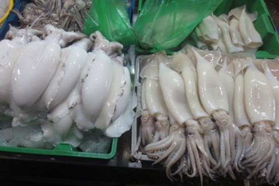 Mực biển thối được 'phù phép' tươi rói
