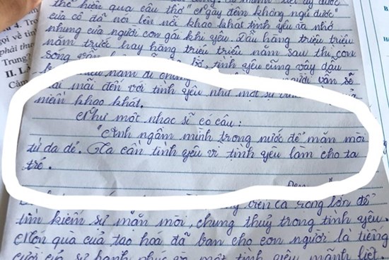 Làm bài kiểm tra Văn cuối kì, sĩ tử vẫn không quên ‘chill’ ngay 2 câu hát mặn mòi khiến dân mạng thả tim rần rần