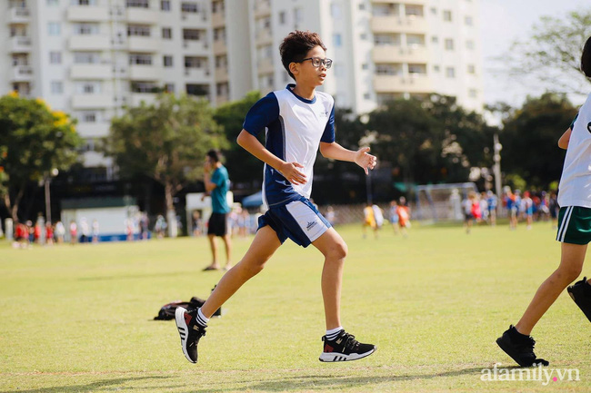 Hoa hậu Hà Kiều Anh tiết lộ chiều cao của con trai, 13 tuổi đã vượt chuẩn nhờ chơi môn thể thao này 6 buổi/tuần-8