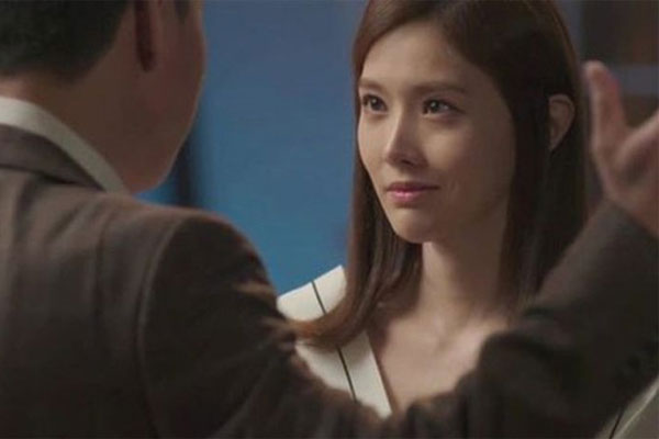 Để xứng đôi với chồng, tôi lén lút đi phẫu thuật thẩm mỹ, nào ngờ lại khiến gia đình có nguy cơ tan nát-2