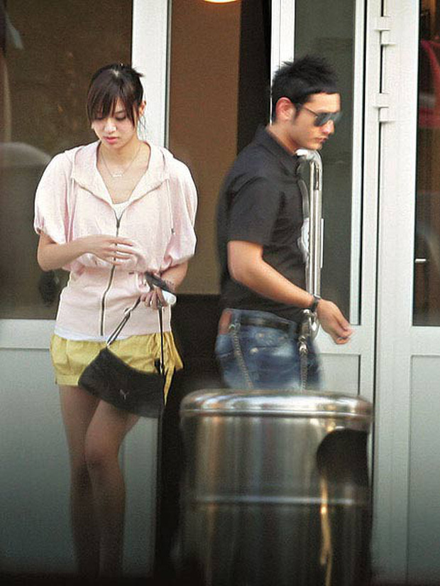 Thâm cung bí sử uẩn khúc hồ ly tinh giật người yêu của Angelababy: Vùng lên sau 10 năm nhịn nhục vì đã chia chác xong tài sản hậu ly hôn Huỳnh Hiểu Minh?-2