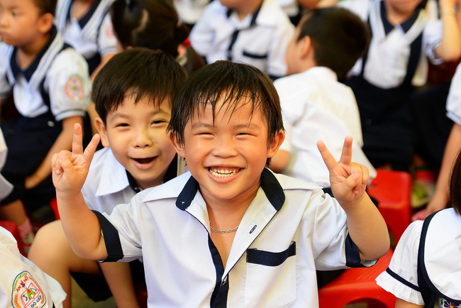 Mẹ đăng đàn xin ý kiến dạy con hay viết sai lại nói chuyện nhiều, nhưng bất ngờ gây tranh cãi với tin nhắn đính kèm của cô giáo-1