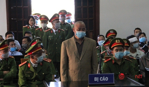 Cựu Bí thư xã giết cháu mượn xác” mặc vest lịch sự đến tòa-1