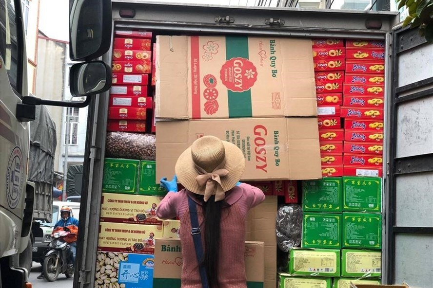 Thủ phủ bánh kẹo nhái La Phù vẫn hoạt động nhộn nhịp-1