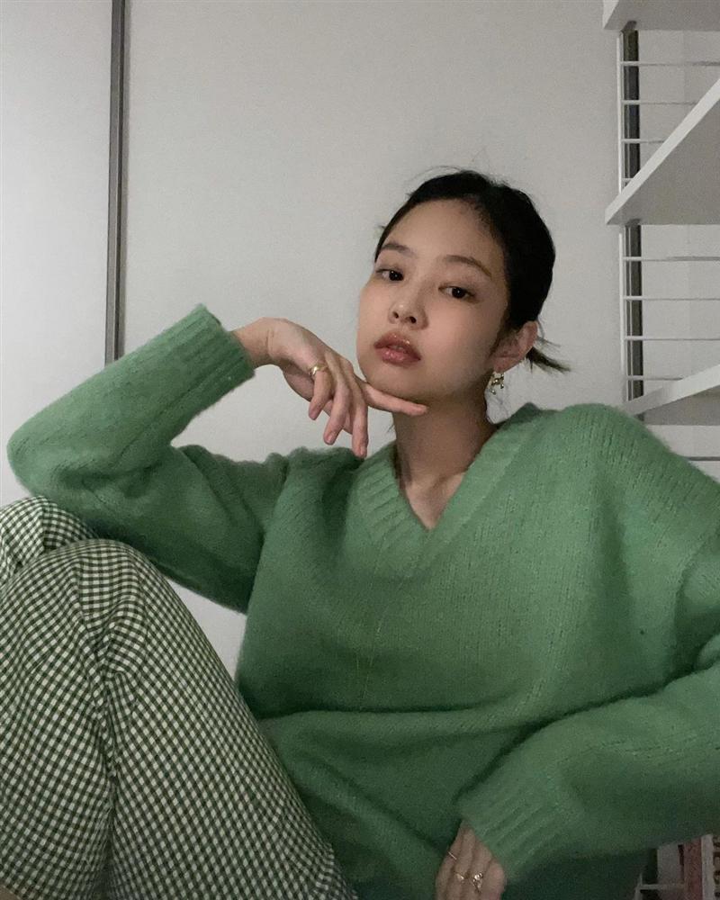 Jennie có 5 kiểu tóc buộc vội nhưng vẫn xinh và sang ngây ngất, hay nhất là chị em nào áp dụng cũng đẹp-2