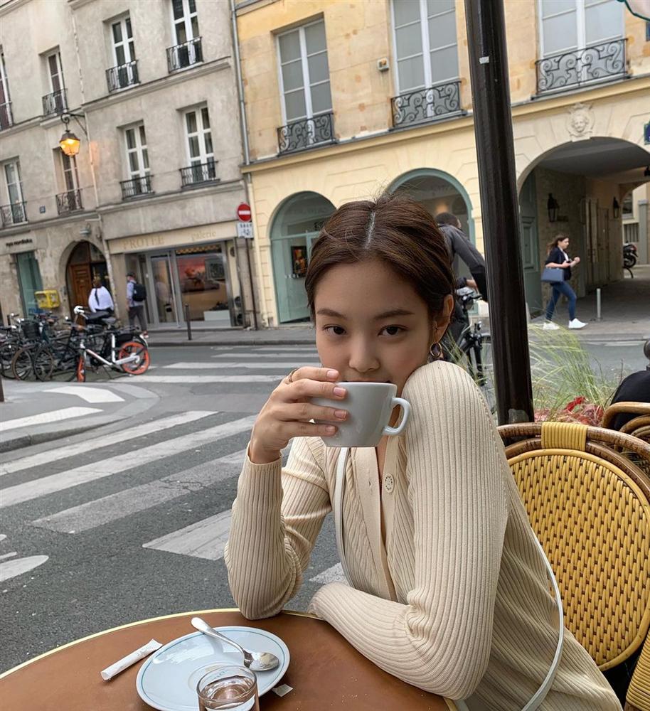 Jennie có 5 kiểu tóc buộc vội nhưng vẫn xinh và sang ngây ngất, hay nhất là chị em nào áp dụng cũng đẹp-4