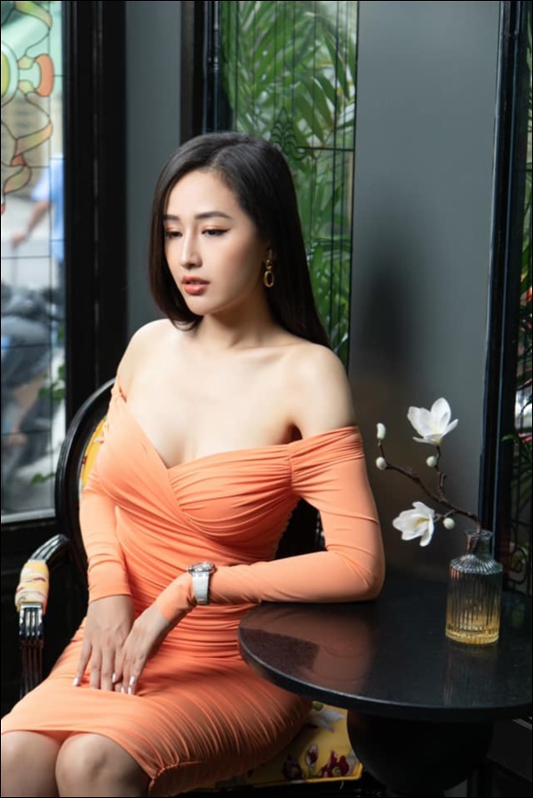 Mỹ nhân Việt ăn mặc nhức mắt năm 2020: Mai Phương Thúy chăm o ép vòng 1 đẫy đà - Độ nóng bỏng chết người không ai địch nổi Ngọc Trinh-23