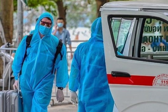 Bệnh nhân 1498 ra ngoài ăn tối khi phải cách ly tại nhà