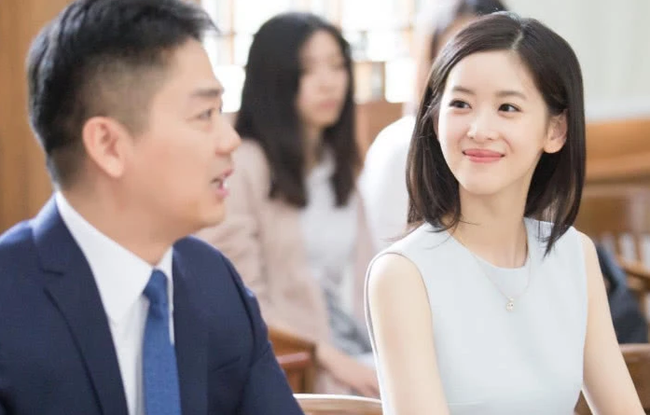 Hotgirl trà sữa và cuộc hôn nhân với tỷ phú hơn 19 tuổi: Cưới được 6 tháng đã sinh con, êm ấm vài năm rồi đối mặt với hàng loạt bão táp vì chồng!-7