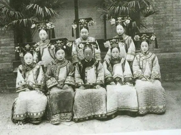 Công chúa cuối cùng của triều Thanh: 17 tuổi thành góa phụ, dám phê bình thói xa xỉ của Từ Hi Thái hậu khiến bà câm nín nhưng vẫn nể sợ-2