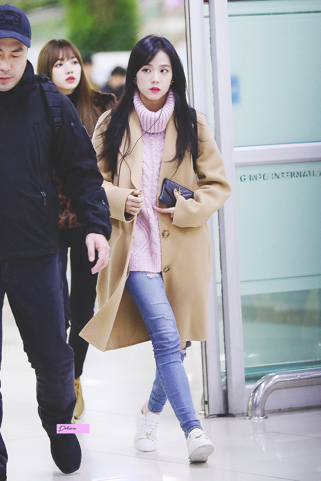 11 outfit dày sụ ấm áp nhưng vẫn giúp hội sao nữ thấp bé hack dáng, quá bổ ích để tham khảo trong ngày rét đậm-10