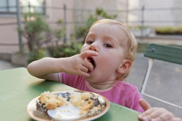 Thói quen ăn uống không tốt sẽ ảnh hưởng đến sức khỏe và tương lai của bé, cha mẹ chớ nên dung túng kẻo hối hận-2