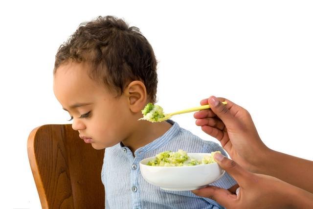 Thói quen ăn uống không tốt sẽ ảnh hưởng đến sức khỏe và tương lai của bé, cha mẹ chớ nên dung túng kẻo hối hận-1