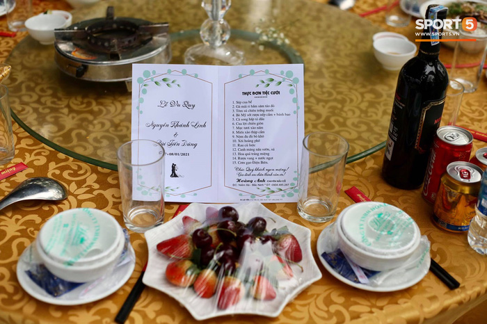 Đám cưới Tiến Dũng và Khánh Linh ở Bắc Ninh: Mời hơn 1500 khách, quà cảm ơn trao tay ngọt ngào-7