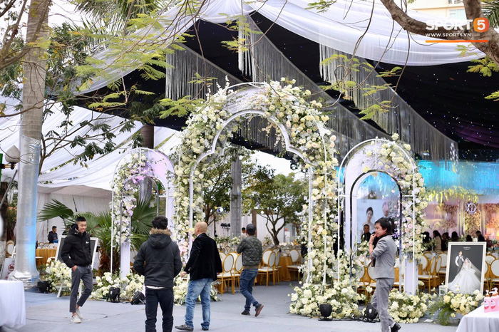 Đám cưới Tiến Dũng và Khánh Linh ở Bắc Ninh: Mời hơn 1500 khách, quà cảm ơn trao tay ngọt ngào-1
