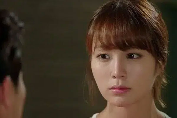 Trên đường công tác về, anh rể đưa tôi đi gặp 2 người, vừa nhìn thấy họ, tôi biết tương lai của tôi ở công ty sắp chấm hết-2